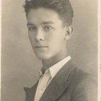 Arquimedes da Silva Santos com cerca de 16 anos, Vila Franca de Xira, cerca de 1937