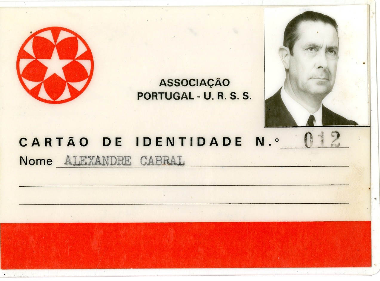 Cartão de identidade nº 12 de Alexandre Cabral Associação Portugal-U.R.S.S., 6 nov. 1975