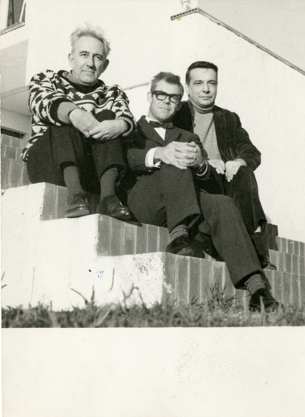 Carlos de Oliveira com José Gomes Ferreira e Augusto Abeleira, anos 60