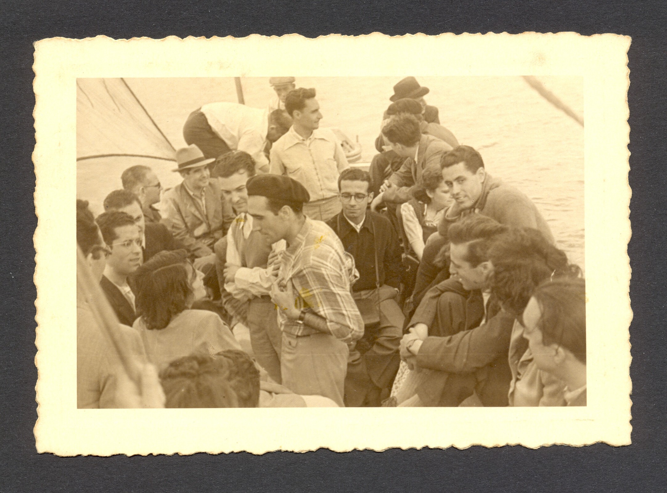 Alves Redol e outros, Passeio no Tejo