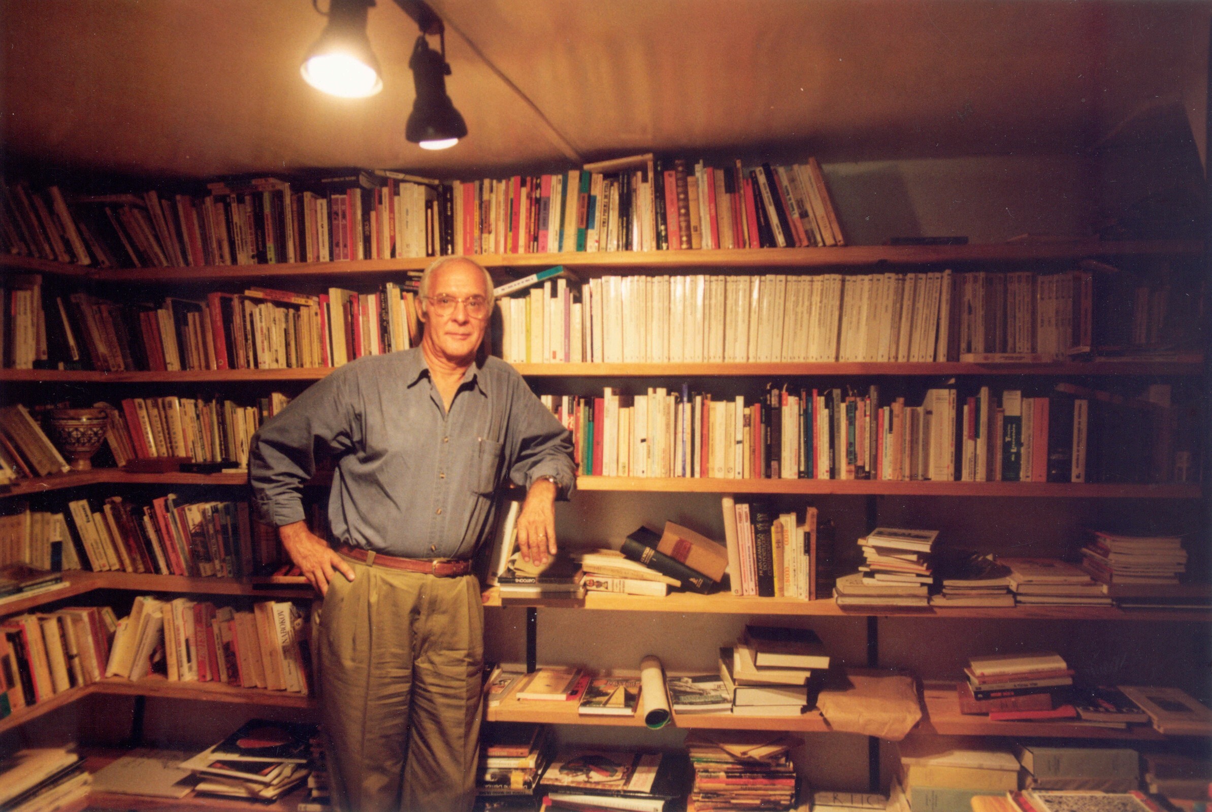 Baptista Bastos em sua casa , 1994