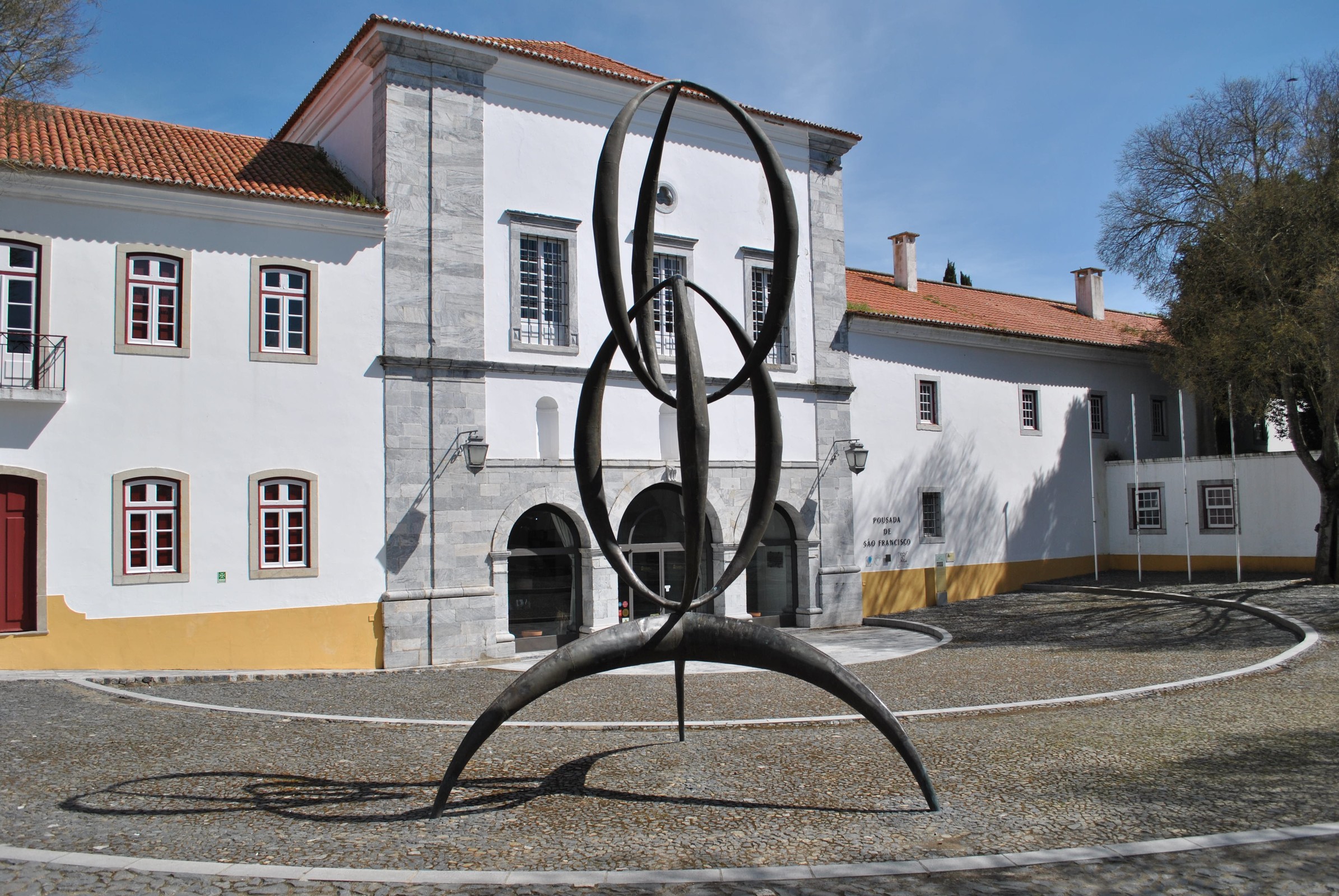 Visita a monumentos públicos da autoria de Jorge Vieira 